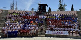 Tutte le squadre partecipanti ai campionati ANCIU a Marina di Ginosa sugli spalti