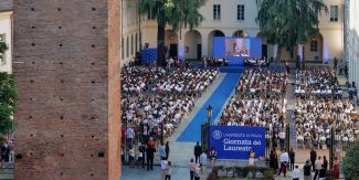 Giornata del Laureato 2026 veduta dall'alto del cortile teresiano
