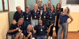 La squadra di dragon boat del CRAL Ateneo Pavia premiata con il terzo posto della Coppa Italia