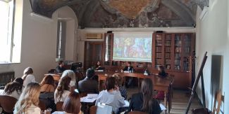  partecipanti alla Summer School durante un seminario in Aula III di Giurisprudenza