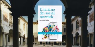 Copertina del libro "L'italiano dei social network", sullo sfondo il chiostro del Collegio Ghislieri