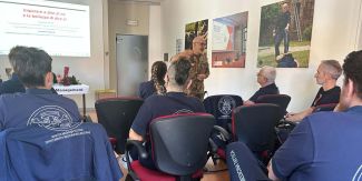 Un momento della lezione tenuta dal Tenente psicologo della CRI Militare