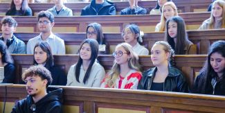 Alcuni dei partecipanti alla cerimonia del Foundation Year in Aula