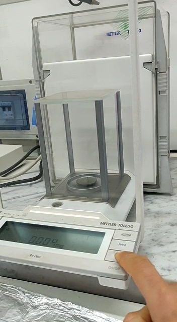 Apparecchiatura per analisi isotopiche