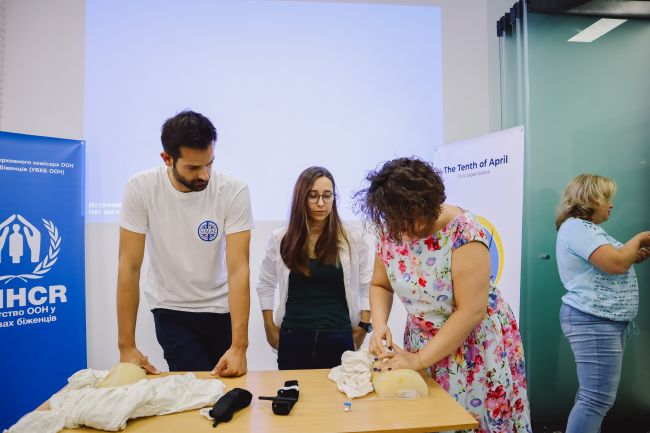 Esercitazione del corso "Stop the Bleed" con i simulatori stampati dal Laboratorio 3D4Med