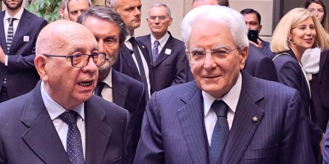Angelo Stella e Sergio Mattarella a casa Manzoni, nel centocinquantenario della morte di Alessandro Manzoni.