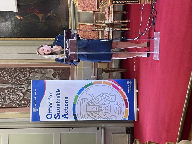 La prof.ssa Maria Chiara Demartini durante la presentazione del Report di Sostenibilità UniPv 2023.