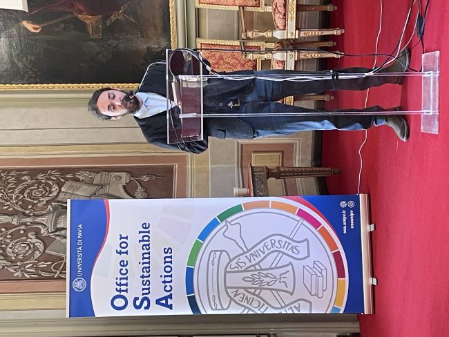 Andrea Campotaro durante la presentazione del Report di Sostenibilità UniPv 2023.