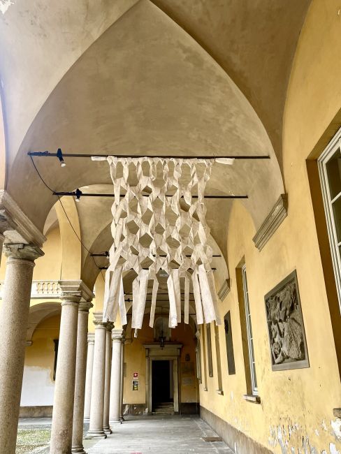 Esposizione "Rea (anti)monumentale: Azioni tra città e Oltrepò rurale" presso i cortili UniPv