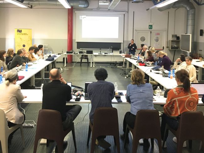 I partecipanti alla EC2U Staff Week durante uno dei momenti di scambio