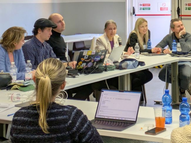 I partecipanti alla EC2U Staff Week durante uno dei momenti di scambio