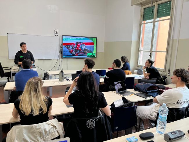 Lezione del Dott. Stefano Ledda, preparatore atletico di piloti motociclisti, sulla preparazione fisica nel motorsport