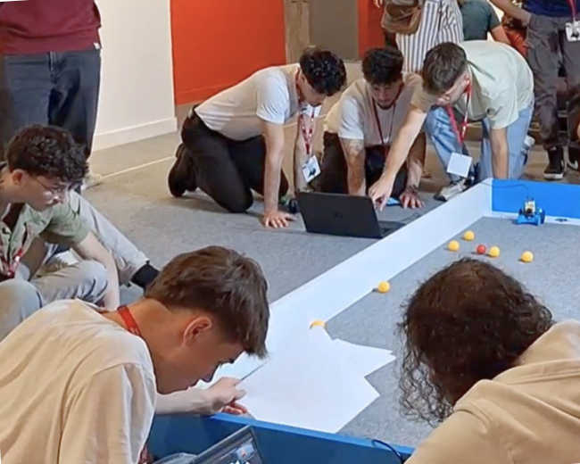 Gli studenti UniPv al lavoro