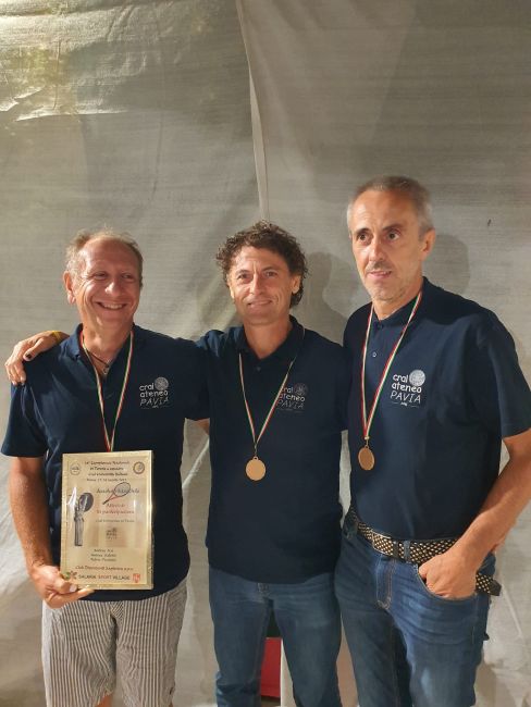 Il team della squadra maschile del Cral Ateneo Pavia