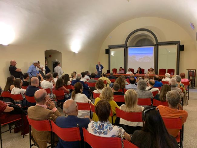 Presentazione al pubblico locale presso il Museo Civico di Fondi della campagna di scavi.