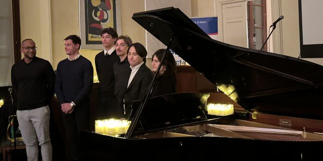 Studenti del Conservatorio di musica "Franco Vittadini" di Pavia durante il concerto "Jam Session Candle Light"