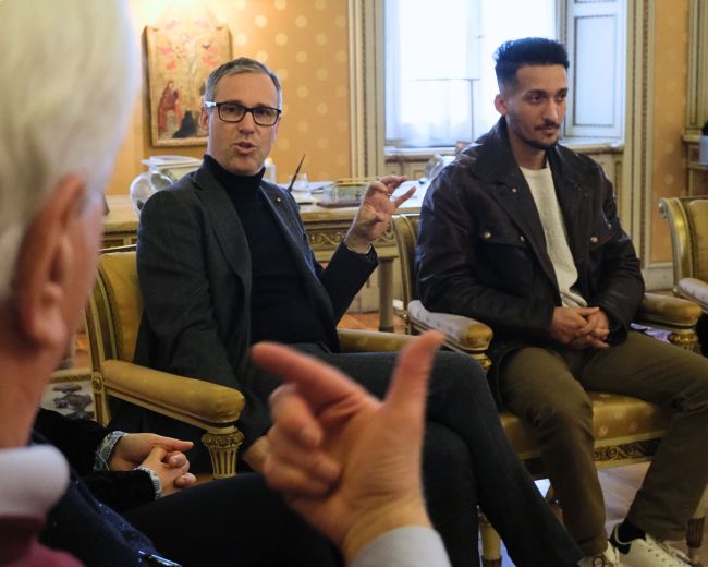 Il Rettore e Ahmed durante l'incontro con la coppia di donatori