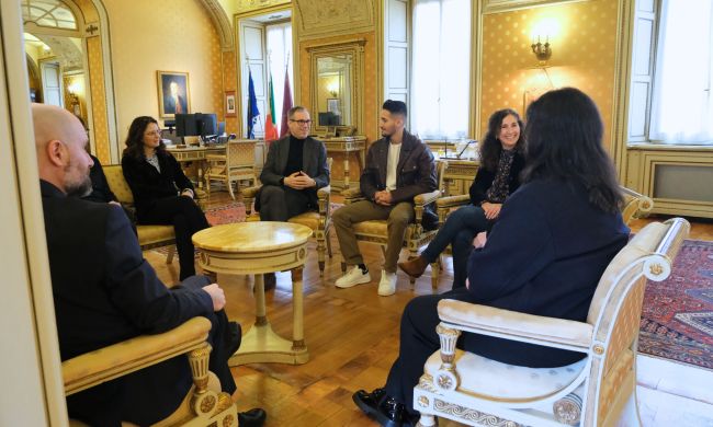 Da sinistra: il prorettore Matteo Alvaro, la delegata Carola Ricci, il Rettore, Ahmed, Stefania Ferrari