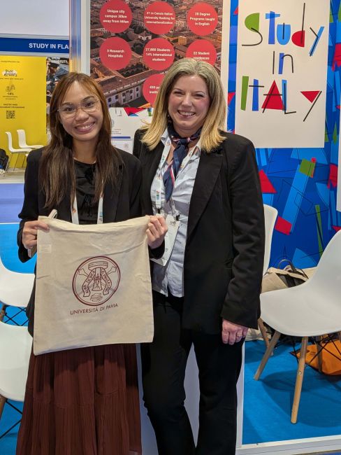 Rector's Delegate Marco Racchi and Michela Cobelli (UOC International Mobility) meeting universities and institutional representatives from Asia-Pacific area