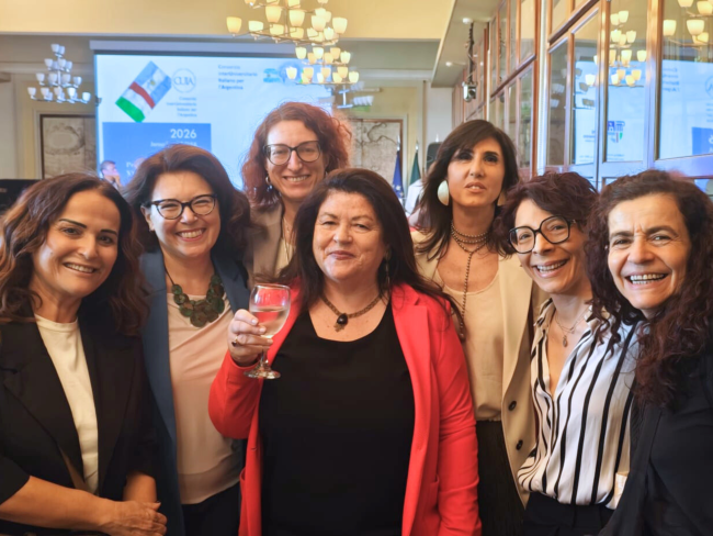Silva Bortolussi con alcune esponenti CUIA, tra cui la direttrice Carla masi Doria, Caterina Spadafora e Laura Carranza, rispettivamente Project Manager e responsabile scientifica di Moving Italianness