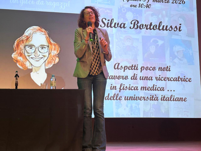 Silva Bortolussi durante la conferenza sulle donne nella ricerca tenuta alla scuola italiana Cristoforo Colombo