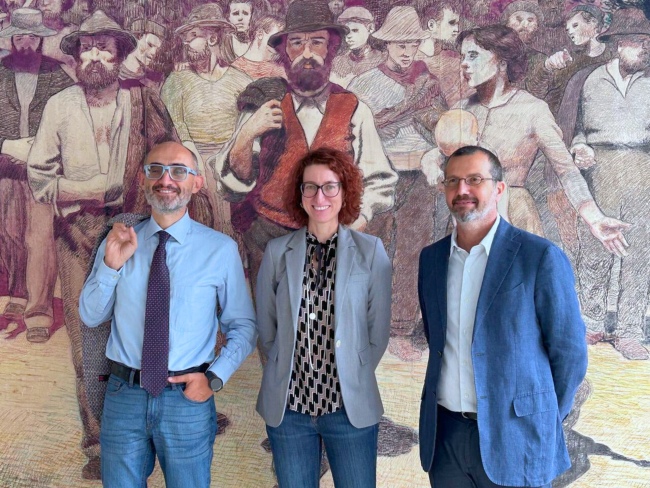 Silva Bortolussi in visita alla scuola italiana Cristoforo Colombo, insieme all'attaché scientifico di Ambasciata Salvatore Barba e il vicepreside Luigi Fratepietro