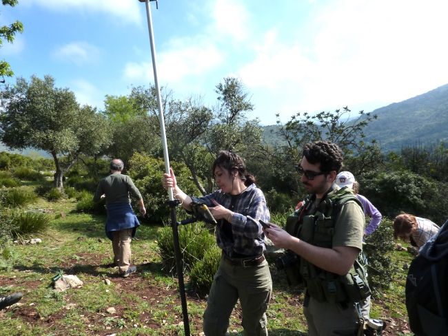 Lavoro sul campo durante le attività di indagine archeologica dell’Università di Pavia nel territorio di Fondi
