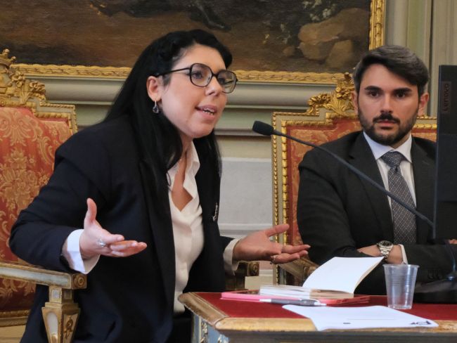 Philosopher Silvia Grasso sharing narratives about menopause