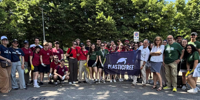 Foto di gruppo degli studenti e delle studentesse che hanno partecipato alla Vernacola Clean Challenge