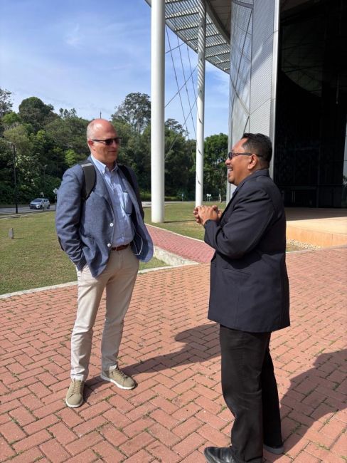 Marco Racchi e Azrul Hasyimi Zabidi alla UTP University / Marco Racchi and Azrul Hasyimi Zabidi at UTP