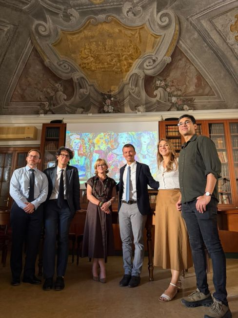 Da sinistra a destra: Filippo Marchetti, Emanuele Corn, Clare McGlynn, Gian Marco Caletti, Sofia Braschi, Mark Dsouza. Se invece vuole aggiungere le affiliazioni, si tratta di Filippo Marchetti ed Emanuele Corn (Università di Pavia), Clare McGlynn (Università di Durham), Gian Marco Caletti (Università di Bologna), Sofia Braschi (Università di Pavia), Mark Dsouza (University College London).