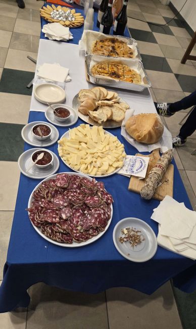Il Convivium con il tavolo del nostro Ateneo